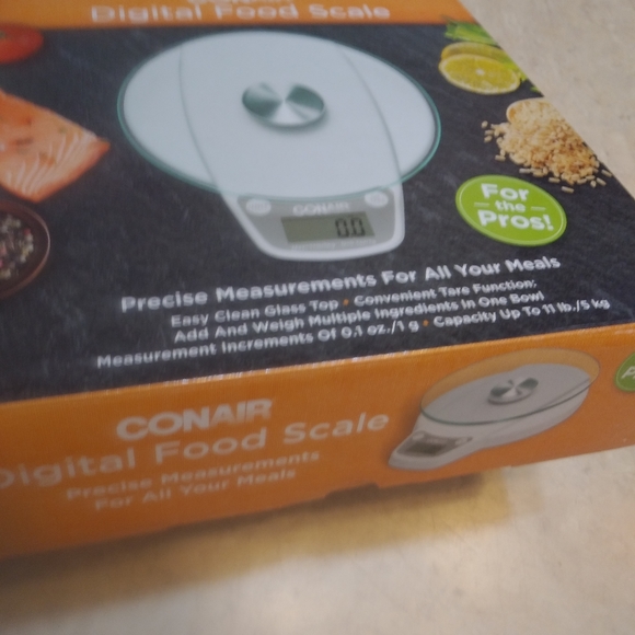 Conair Digital Food Scale - Glass Top w/capacity up to 11 pounds - Picture 4 of 5